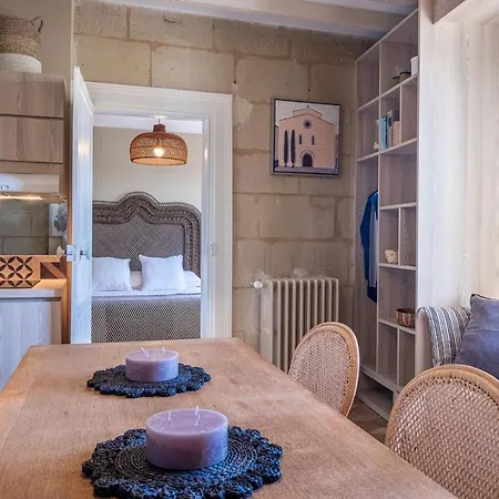 מלון La Marine De Loire & 4*