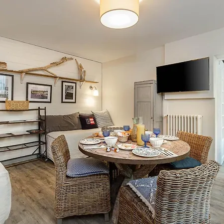 מלון La Marine De Loire & מונסורו