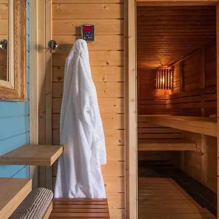 La Marine De Loire & 호텔 몽소로