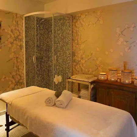 Hotel La Marine De Loire &