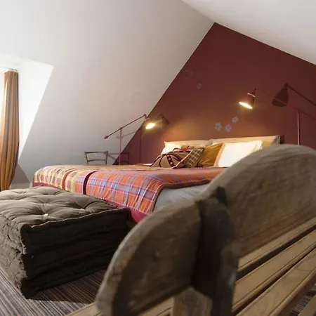 La Marine De Loire & מונסורו