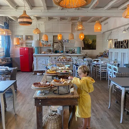 מלון La Marine De Loire &