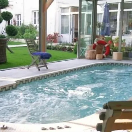 La Marine De Loire & מלון מונסורו