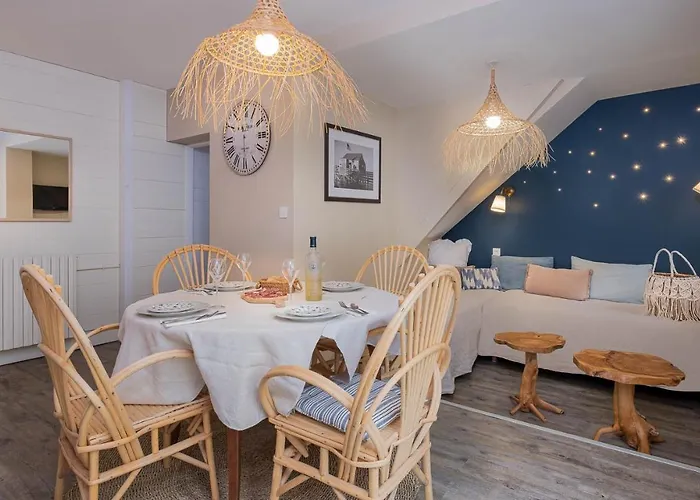 Hotel La Marine De Loire &