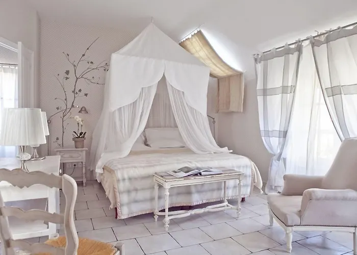 La Marine De Loire & Hotel