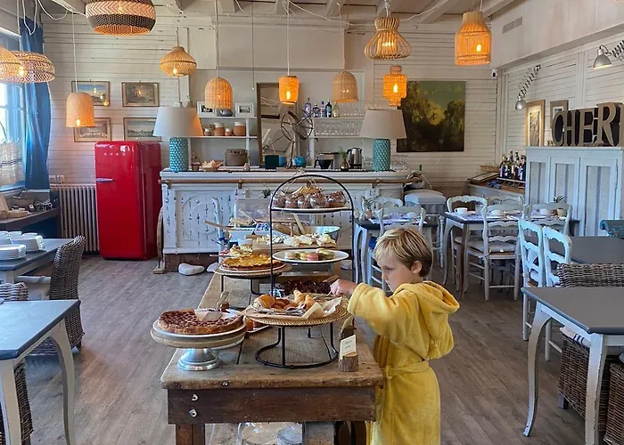 Hotel La Marine De Loire &