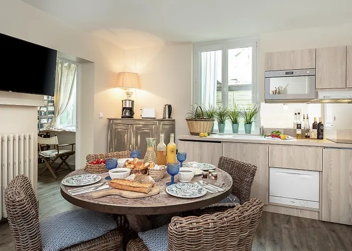 La Marine De Loire &