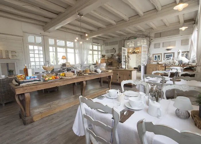 Hotel La Marine De Loire &