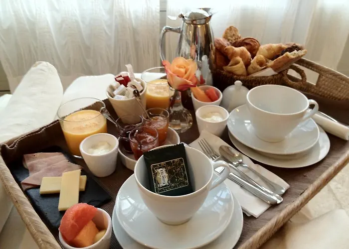 Hotel La Marine De Loire &